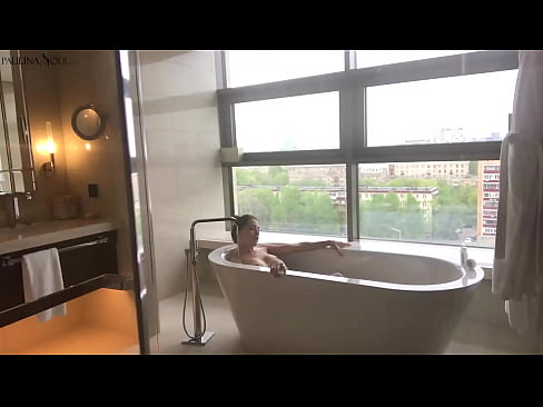❤️ Babe yang luar biasa ghairah jerking off dia di dalam bilik air ❤️❌ Video persetan  pada kami ❌❤