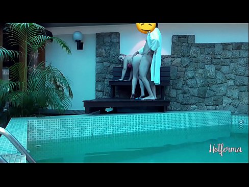 ❤️ Bos menjemput pembantu rumah ke kolam, tetapi tidak dapat menahan panas ❤️❌ Video persetan pada kami ❌❤